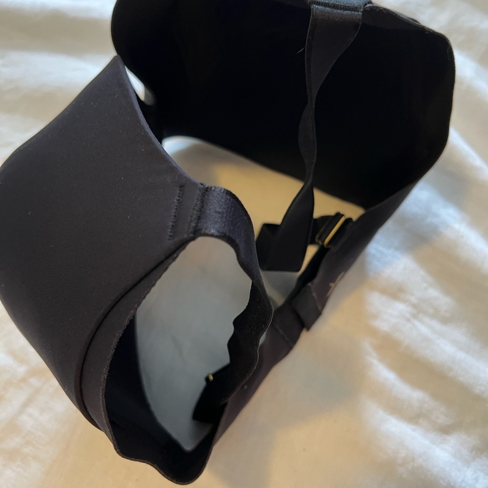 Knix Black Full Coverage Bra with Seamless Design. Plus size. Curvy. - Picture 5 of 8